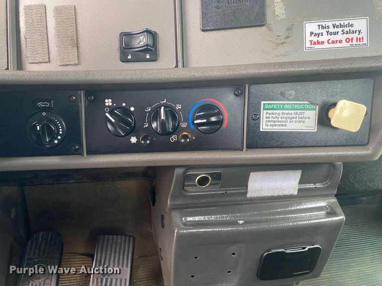 image for item KB9451 2013 Kenworth T370  utility / service truck