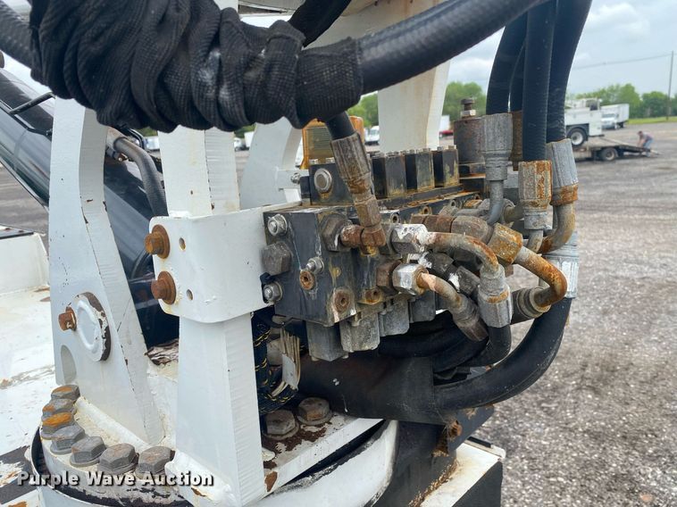 image for item KB9451 2013 Kenworth T370  utility / service truck