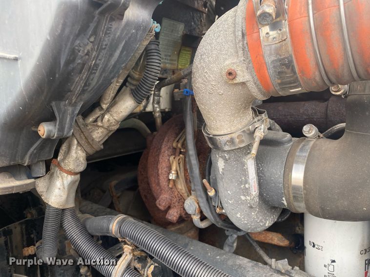 image for item KB9451 2013 Kenworth T370  utility / service truck