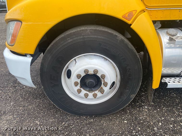 image for item KB9451 2013 Kenworth T370  utility / service truck