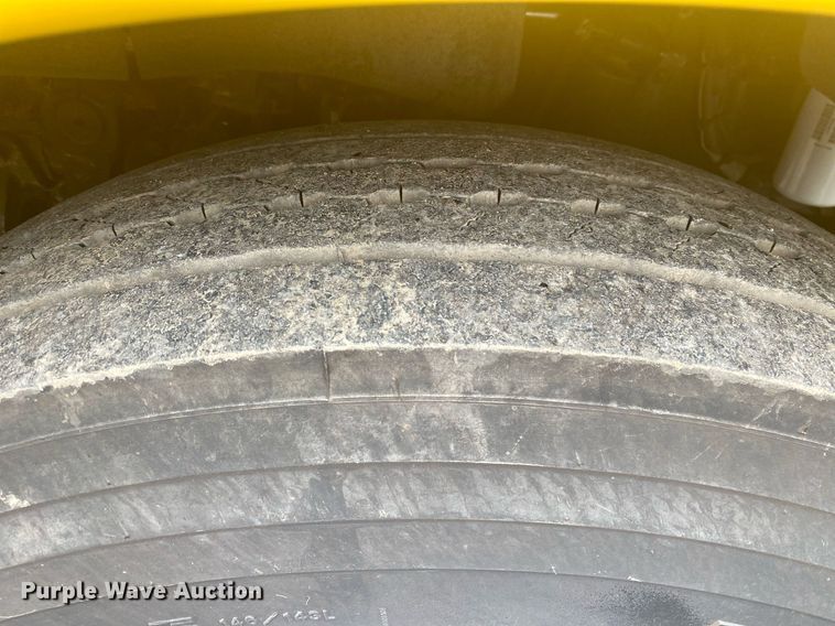 image for item KB9451 2013 Kenworth T370  utility / service truck