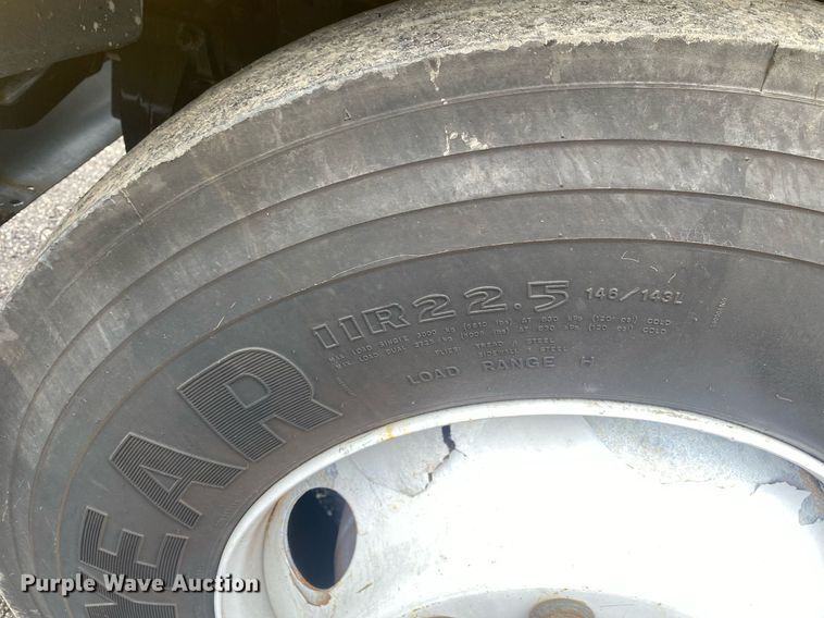 image for item KB9451 2013 Kenworth T370  utility / service truck