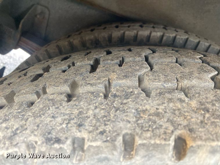 image for item KB9451 2013 Kenworth T370  utility / service truck