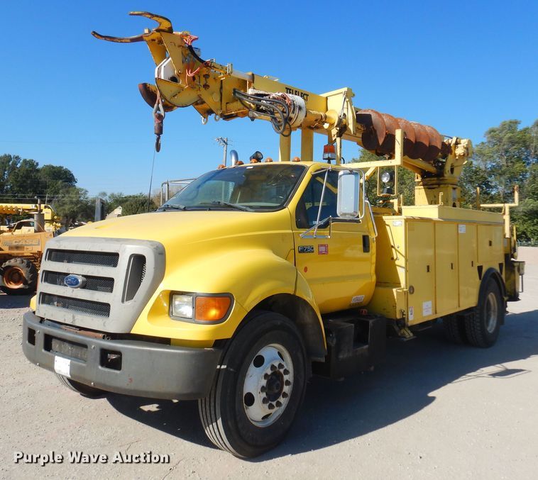 image for item KD9218 2004 Ford F750 Super Duty  digger derrick truck