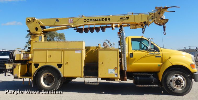 image for item KD9218 2004 Ford F750 Super Duty  digger derrick truck