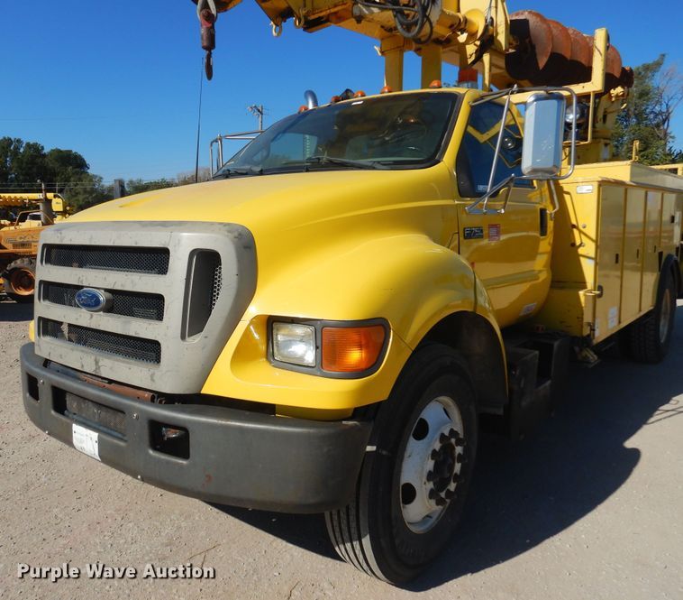 image for item KD9218 2004 Ford F750 Super Duty  digger derrick truck