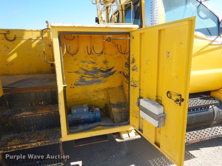 image for item KD9218 2004 Ford F750 Super Duty  digger derrick truck