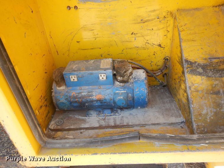 image for item KD9218 2004 Ford F750 Super Duty  digger derrick truck