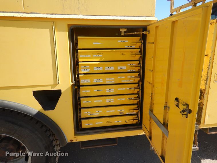 image for item KD9218 2004 Ford F750 Super Duty  digger derrick truck