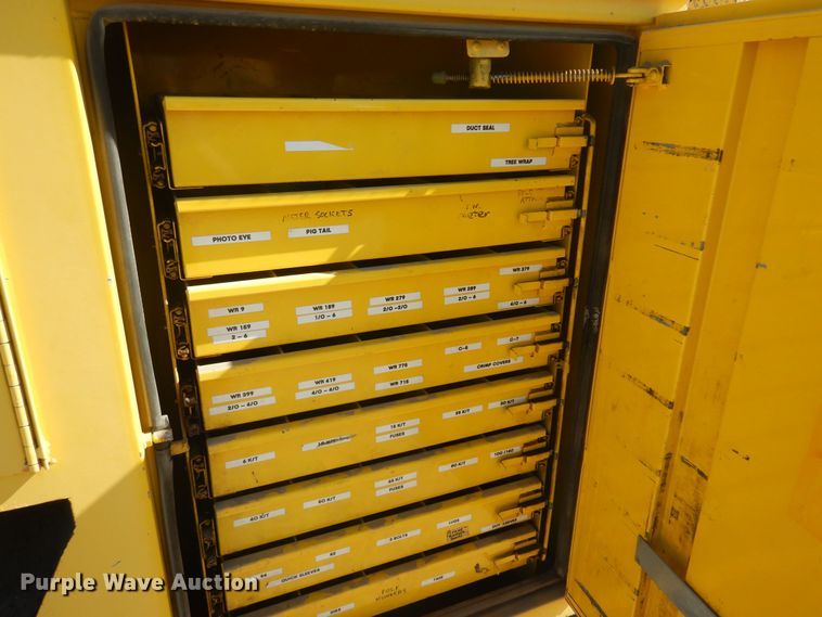 image for item KD9218 2004 Ford F750 Super Duty  digger derrick truck