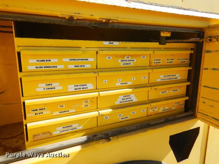 image for item KD9218 2004 Ford F750 Super Duty  digger derrick truck