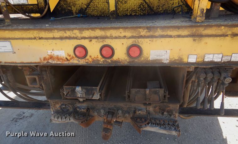 image for item KD9218 2004 Ford F750 Super Duty  digger derrick truck