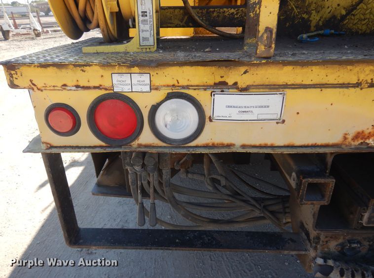 image for item KD9218 2004 Ford F750 Super Duty  digger derrick truck