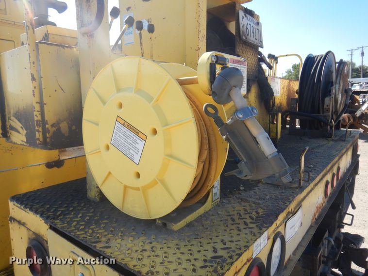 image for item KD9218 2004 Ford F750 Super Duty  digger derrick truck