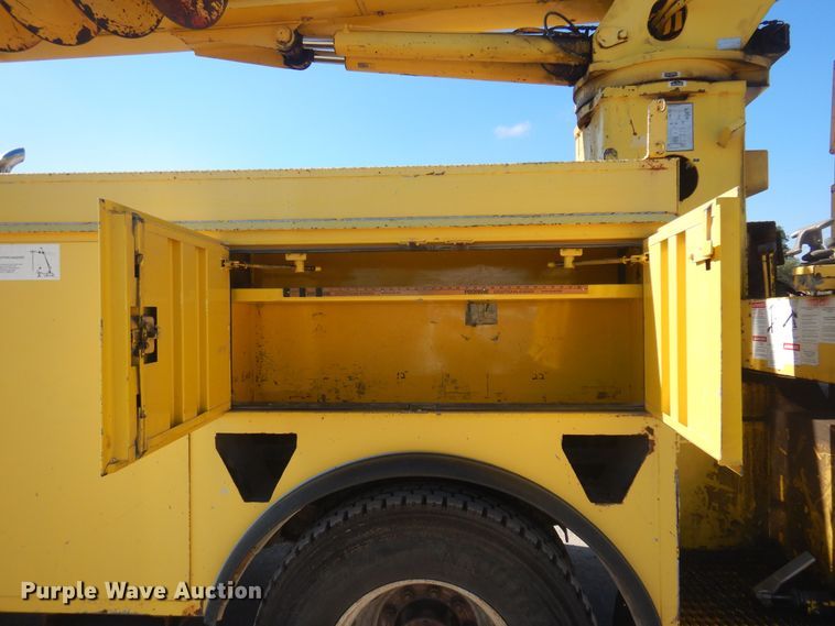 image for item KD9218 2004 Ford F750 Super Duty  digger derrick truck