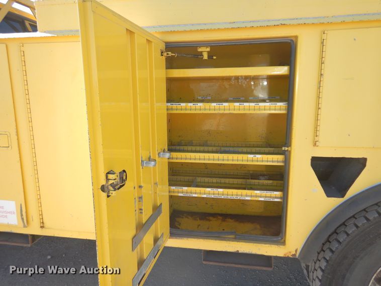 image for item KD9218 2004 Ford F750 Super Duty  digger derrick truck