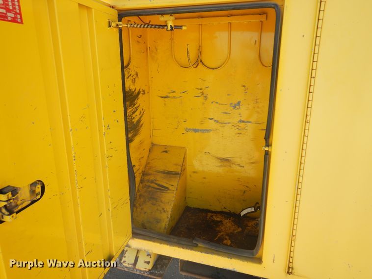 image for item KD9218 2004 Ford F750 Super Duty  digger derrick truck