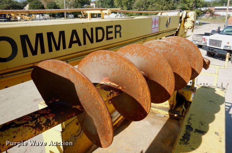 image for item KD9218 2004 Ford F750 Super Duty  digger derrick truck