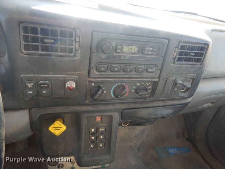 image for item KD9218 2004 Ford F750 Super Duty  digger derrick truck