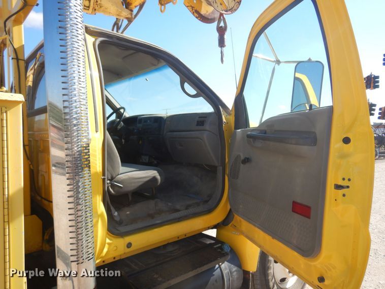 image for item KD9218 2004 Ford F750 Super Duty  digger derrick truck