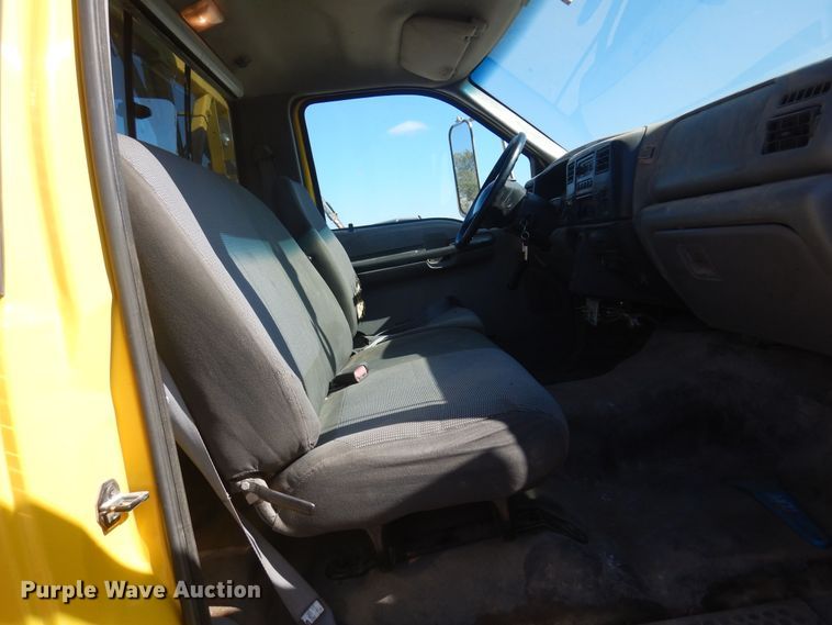 image for item KD9218 2004 Ford F750 Super Duty  digger derrick truck