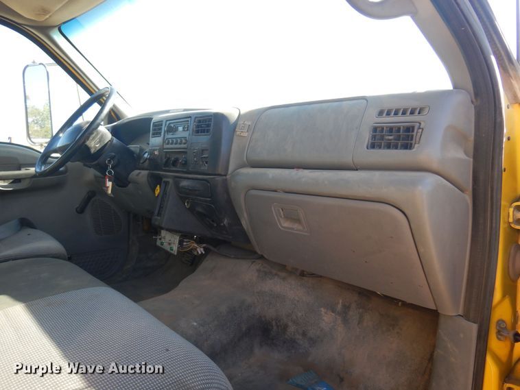 image for item KD9218 2004 Ford F750 Super Duty  digger derrick truck