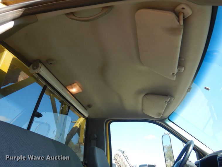 image for item KD9218 2004 Ford F750 Super Duty  digger derrick truck