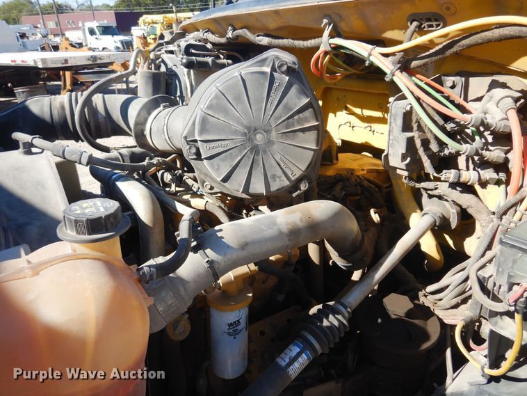 image for item KD9218 2004 Ford F750 Super Duty  digger derrick truck