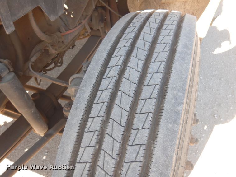 image for item KD9218 2004 Ford F750 Super Duty  digger derrick truck