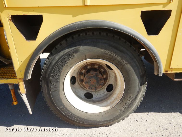 image for item KD9218 2004 Ford F750 Super Duty  digger derrick truck