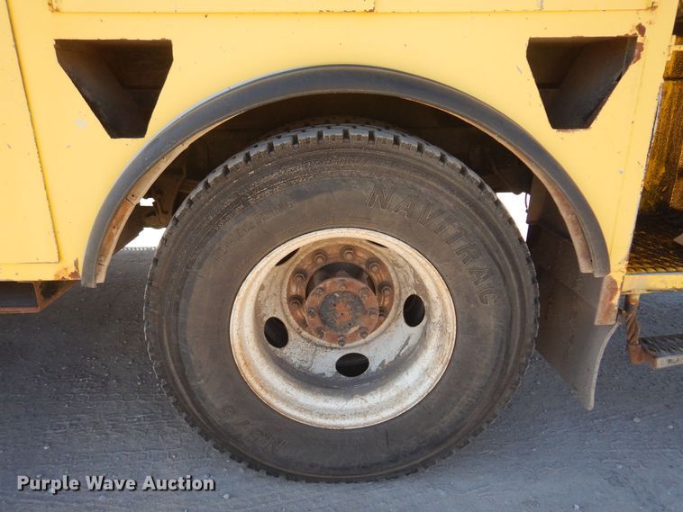 image for item KD9218 2004 Ford F750 Super Duty  digger derrick truck