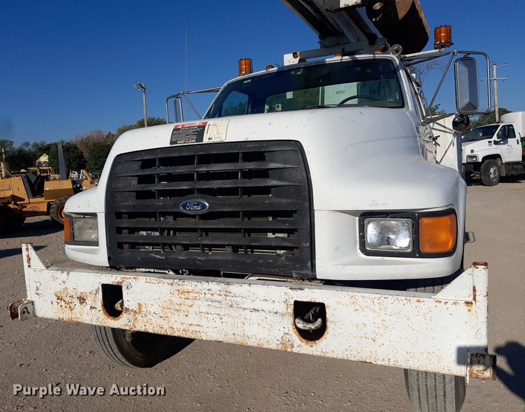 image for item KD9221 1999 Ford F800  digger derrick truck