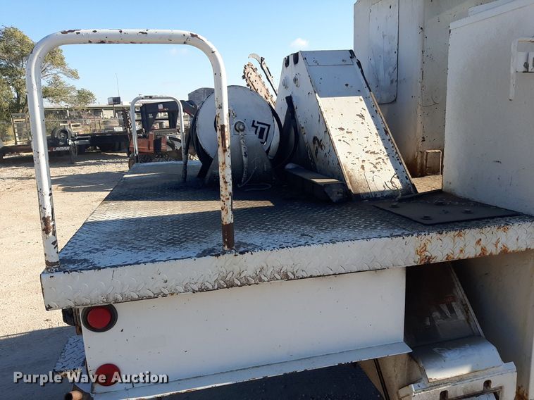 image for item KD9221 1999 Ford F800  digger derrick truck