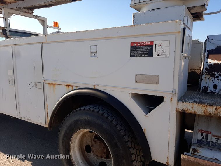 image for item KD9221 1999 Ford F800  digger derrick truck