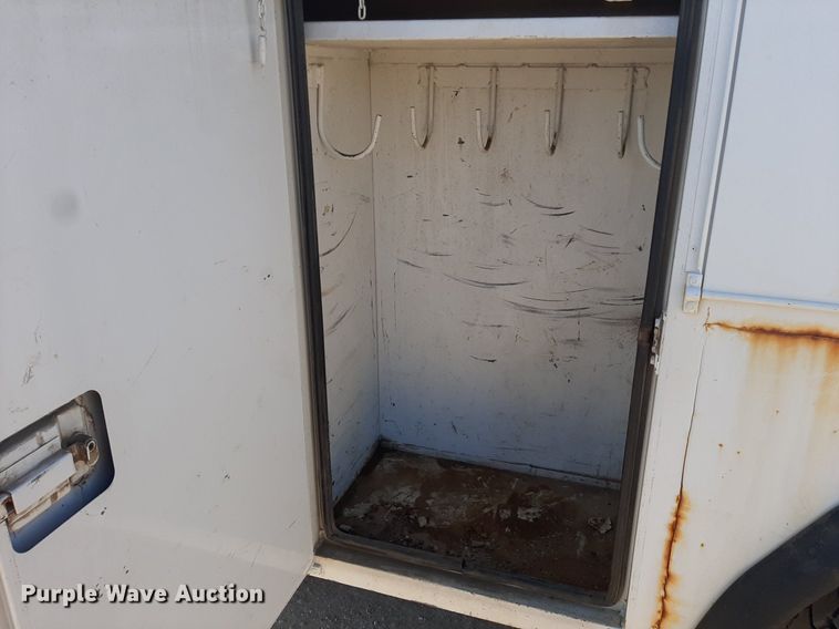 image for item KD9221 1999 Ford F800  digger derrick truck