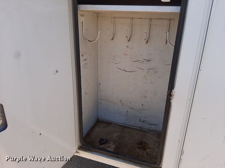 image for item KD9221 1999 Ford F800  digger derrick truck