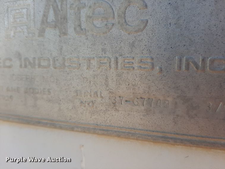 image for item KD9221 1999 Ford F800  digger derrick truck