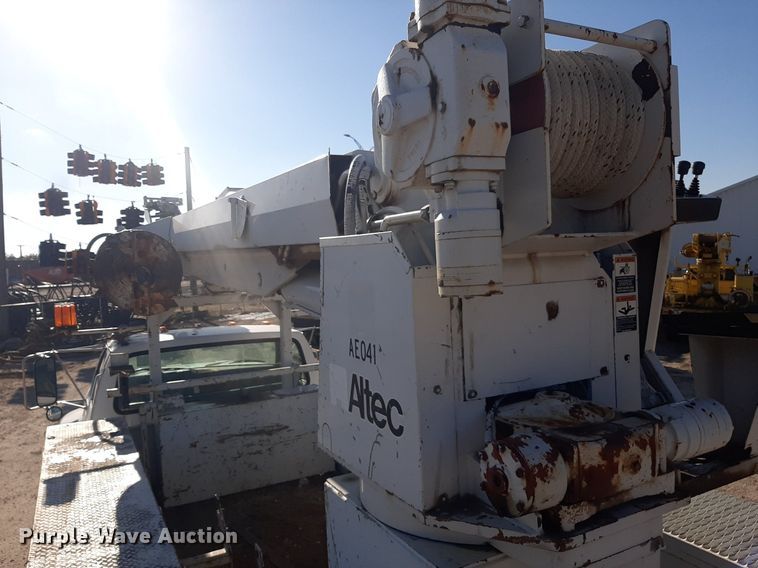 image for item KD9221 1999 Ford F800  digger derrick truck