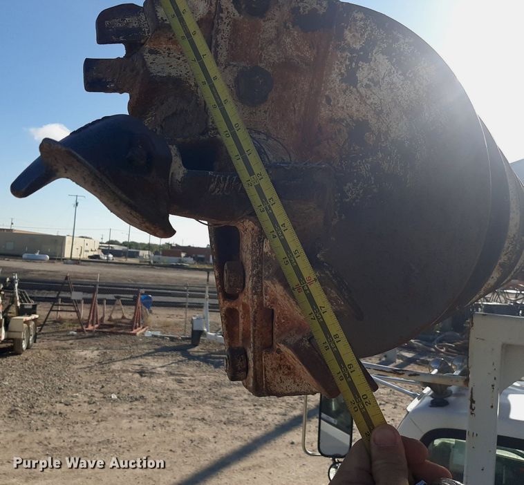 image for item KD9221 1999 Ford F800  digger derrick truck