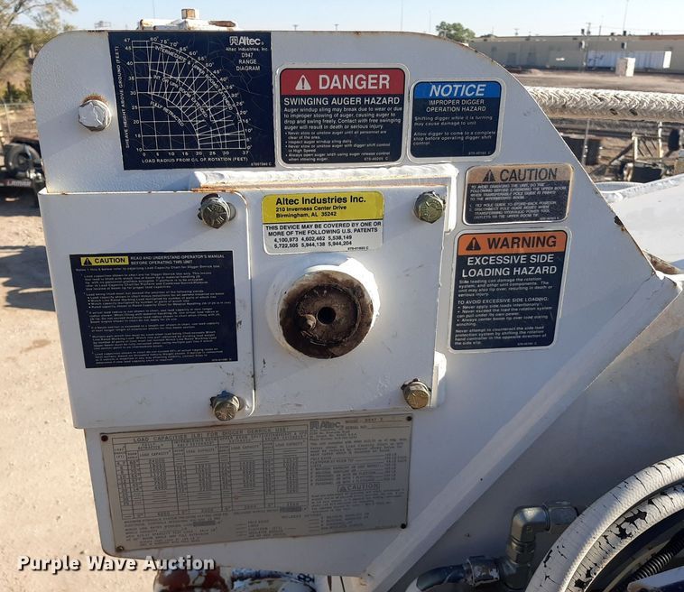 image for item KD9221 1999 Ford F800  digger derrick truck