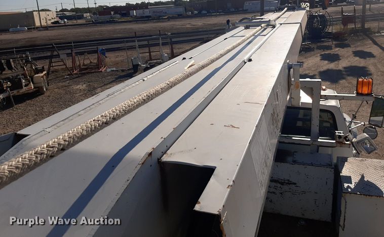 image for item KD9221 1999 Ford F800  digger derrick truck