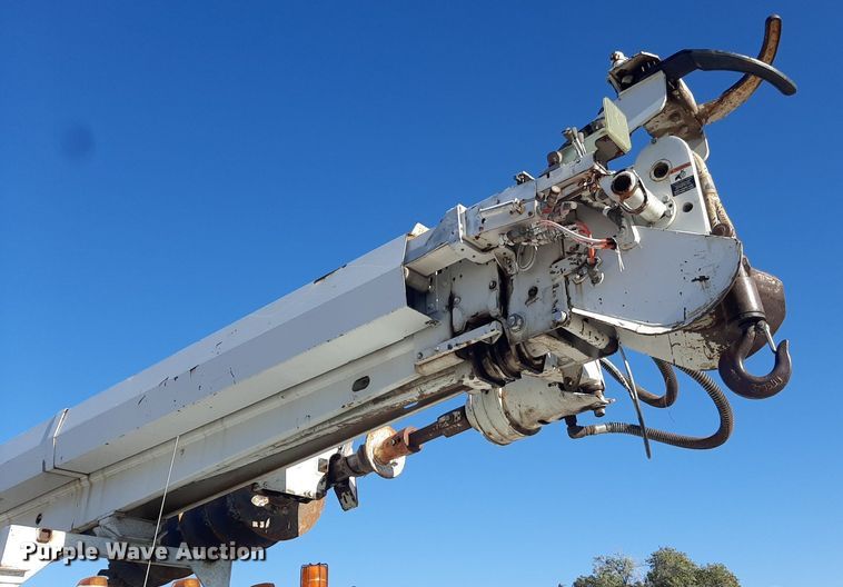 image for item KD9221 1999 Ford F800  digger derrick truck