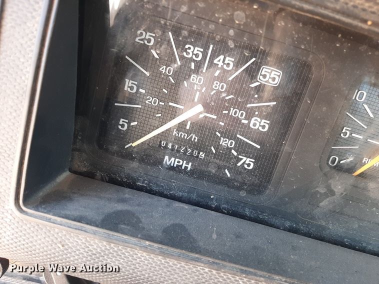 image for item KD9221 1999 Ford F800  digger derrick truck