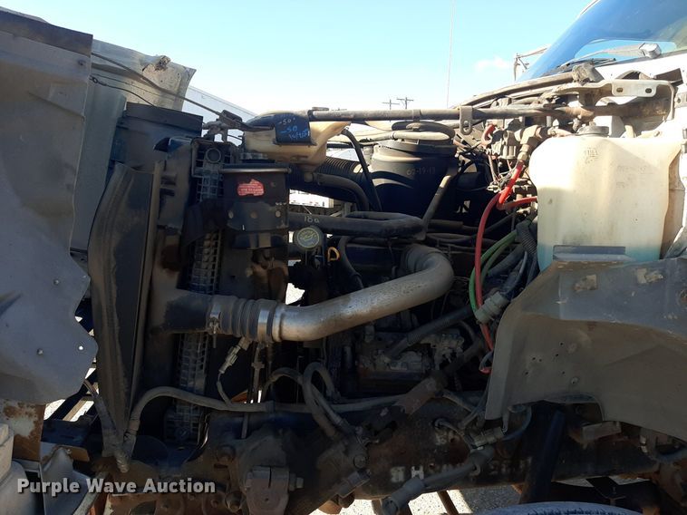 image for item KD9221 1999 Ford F800  digger derrick truck