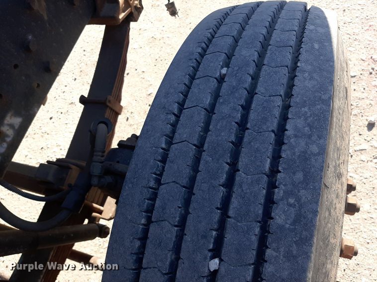 image for item KD9221 1999 Ford F800  digger derrick truck