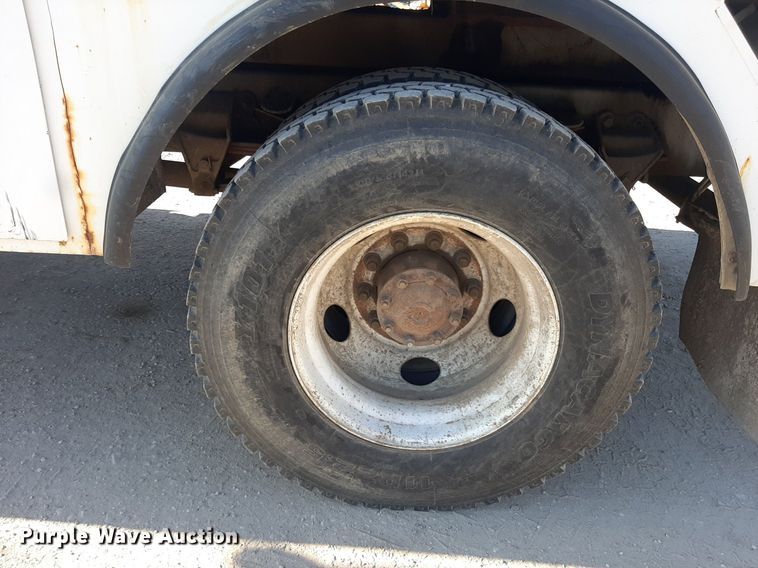 image for item KD9221 1999 Ford F800  digger derrick truck