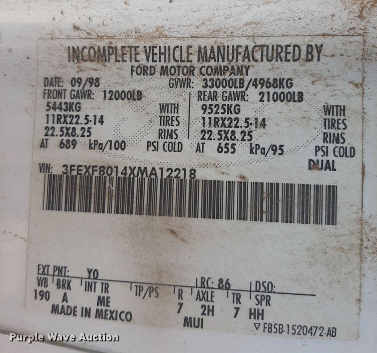 image for item KD9221 1999 Ford F800  digger derrick truck