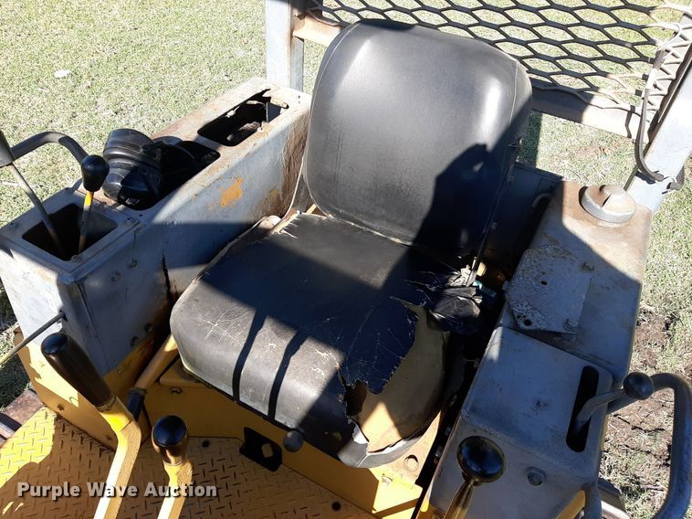 image for item KD9222 1985 Komatsu D20A  dozer