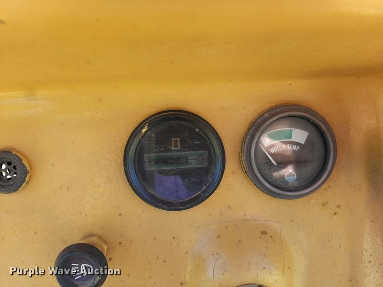 image for item KD9222 1985 Komatsu D20A  dozer
