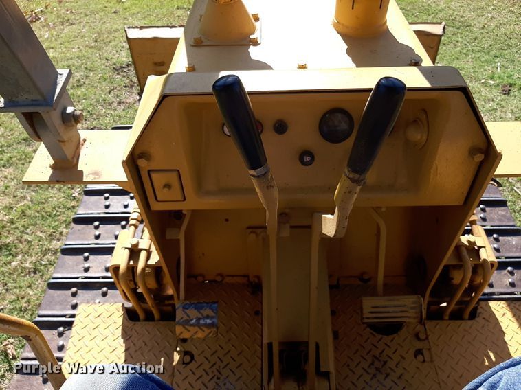 image for item KD9222 1985 Komatsu D20A  dozer